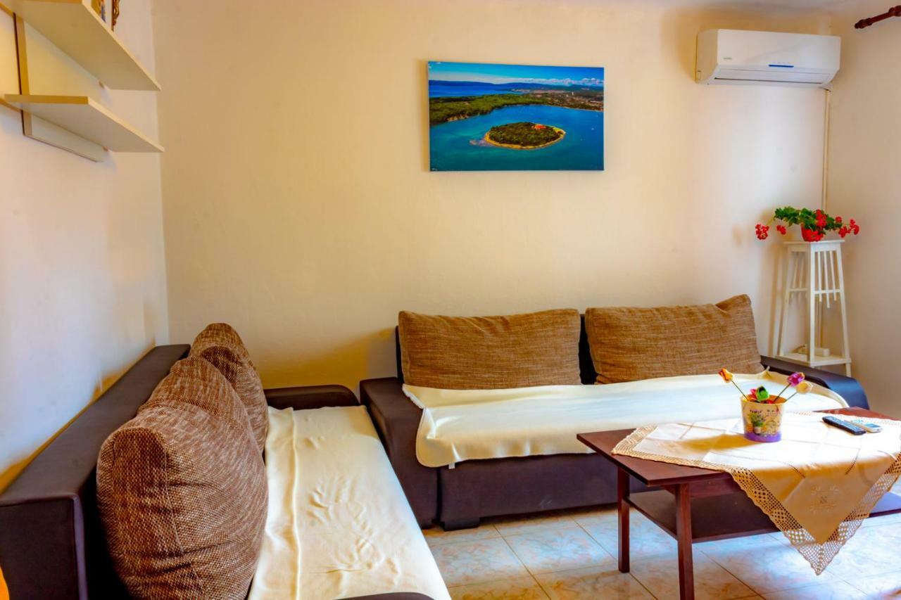 Kuca Za Odmor Kornic Villa Bagian luar foto