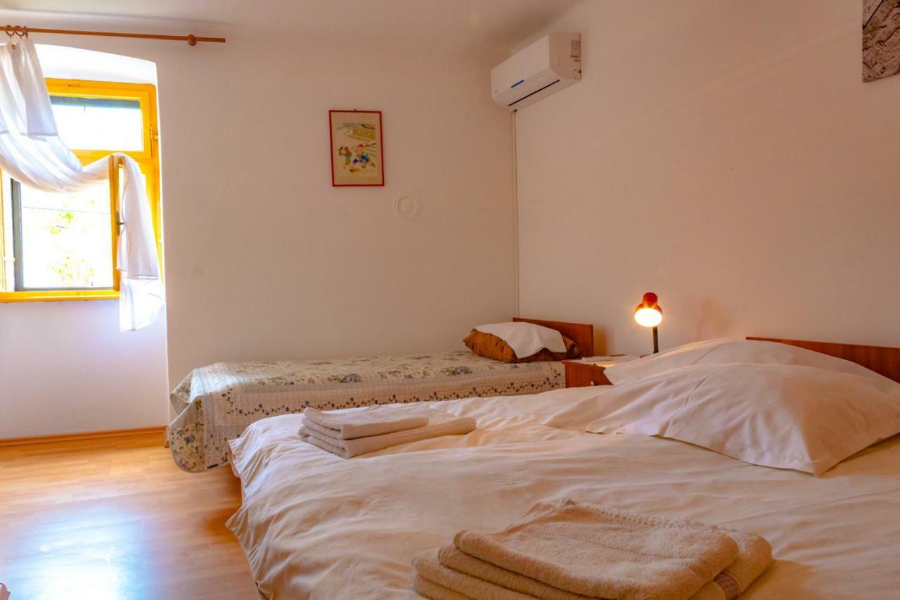 Kuca Za Odmor Kornic Villa Bagian luar foto